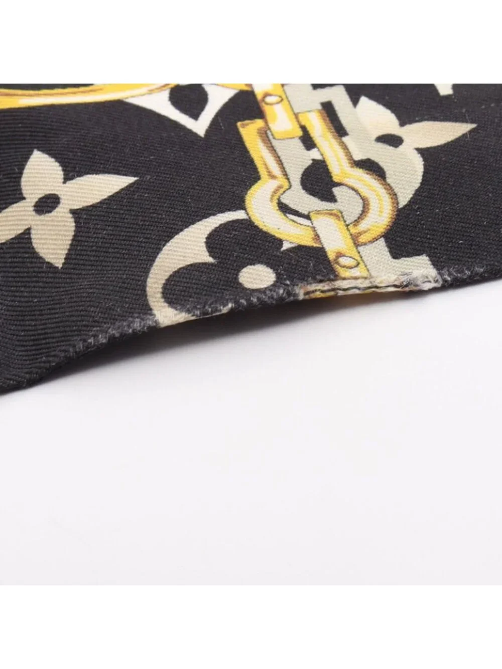Louis Vuitton showing signs